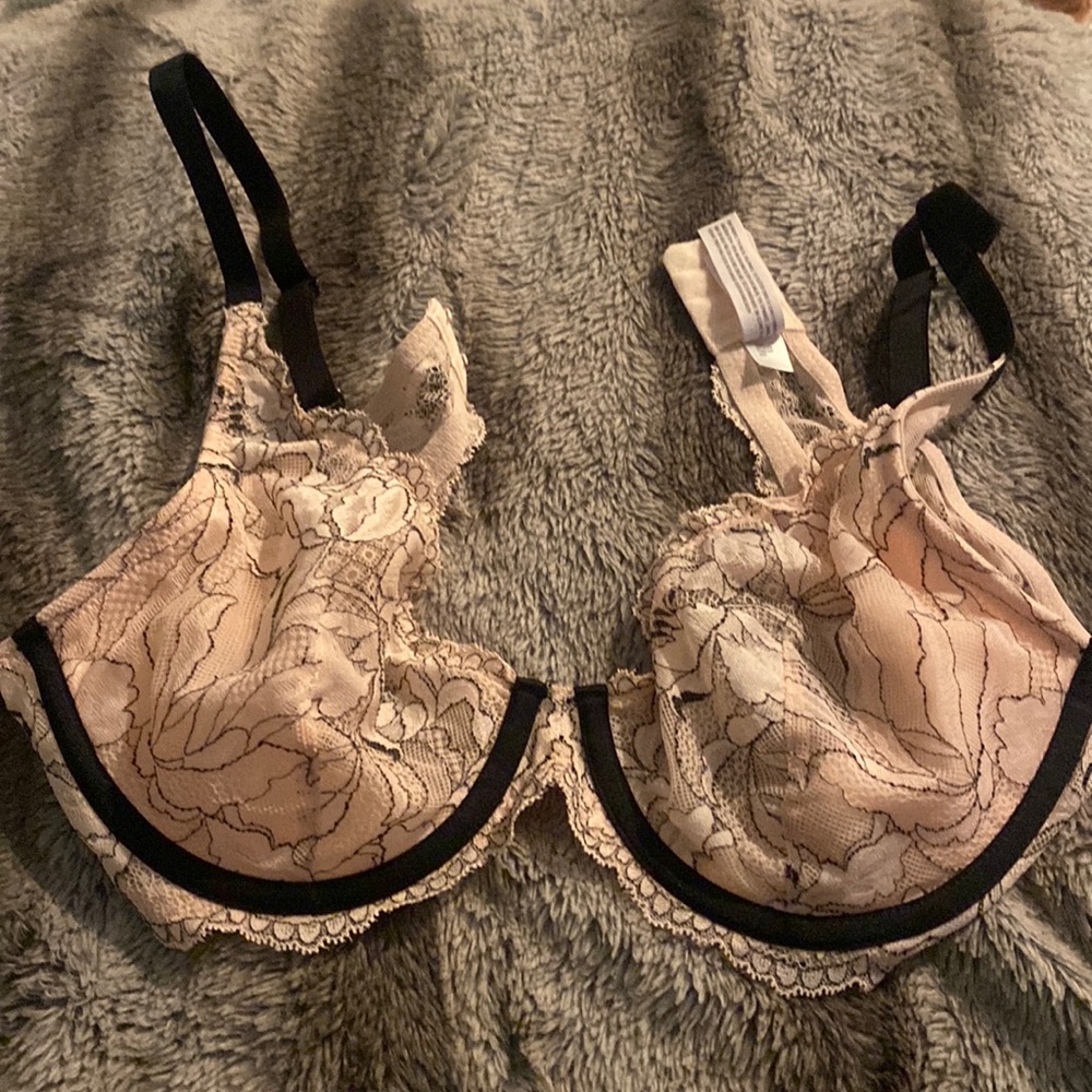 Lace bra with underwire